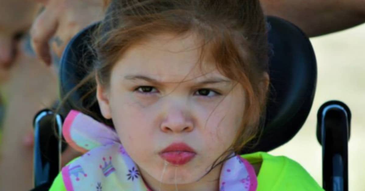 Mamma lascia sua figlia disabile in auto, sotto il solo. Cristina Pangalangan ha perso la vita