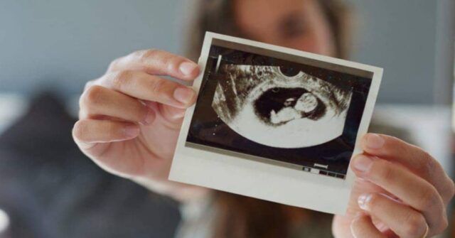 Udine-donna-va-dal-medico-per-perdere-peso-ma-scopre-di-essere-incinta-ma-alla-fine