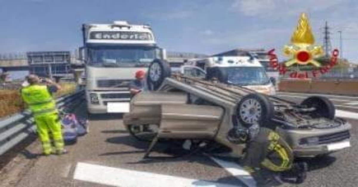 Autostrada A4, auto si ribalta, a bordo c’era una neonata