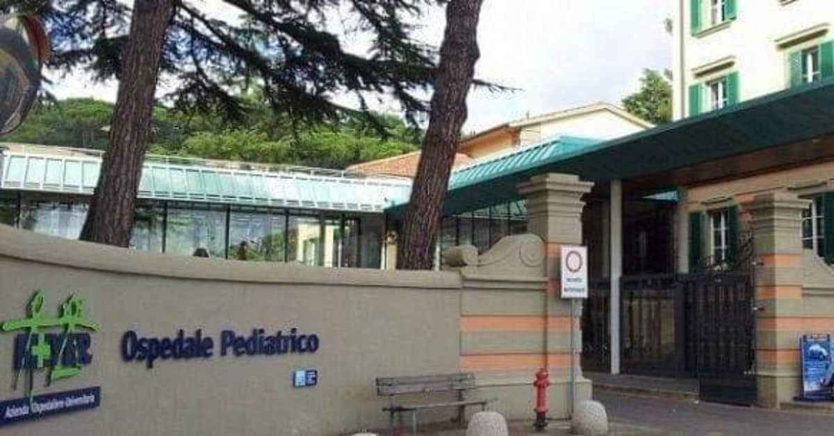 Volterra, bimbo di tre anni rischia di annegare in piscina