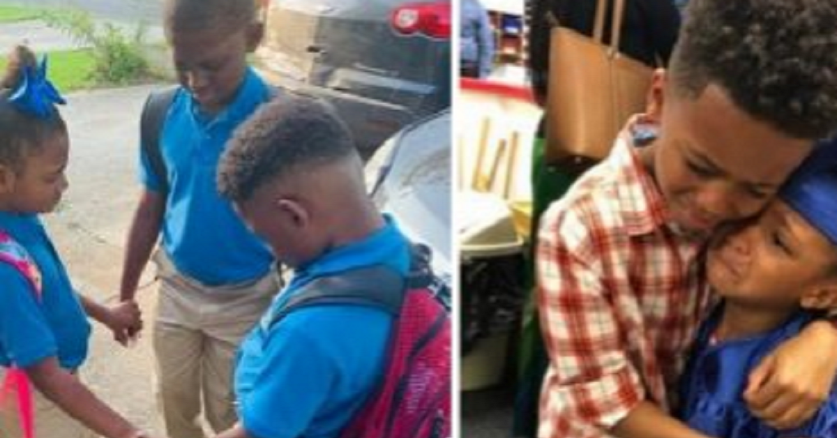 3 fratellini che pregano nel loro primo giorno di scuola.