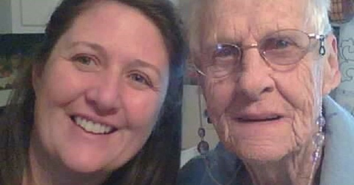 Una donna chiede alla nonna in fin di vita di mandarle dei centesimi dal cielo