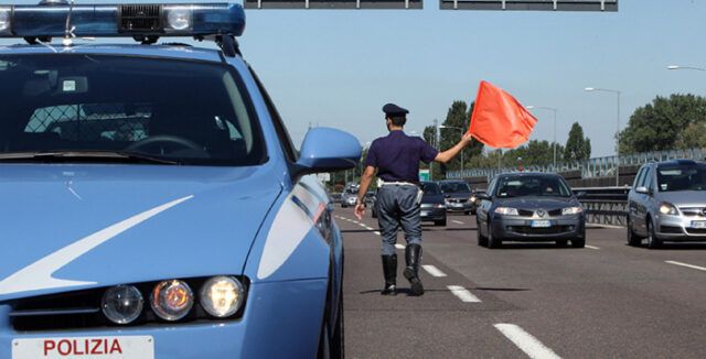 incidente-a4-auto-si-ribalta-a-bordo-c'era-una-neonata 2