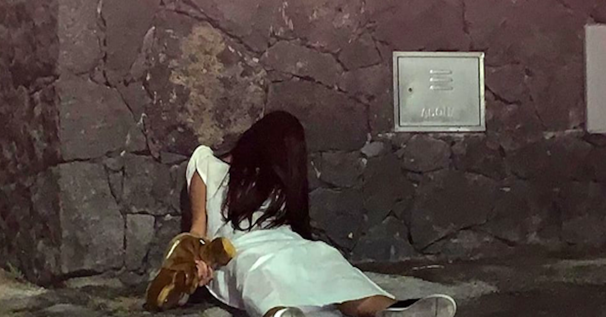 Catania: si traveste da Samara di The Ring e vaga per la città