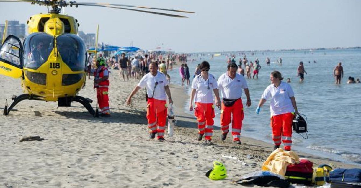 Gabicce, uomo di 74 anni ha un malore al mare
