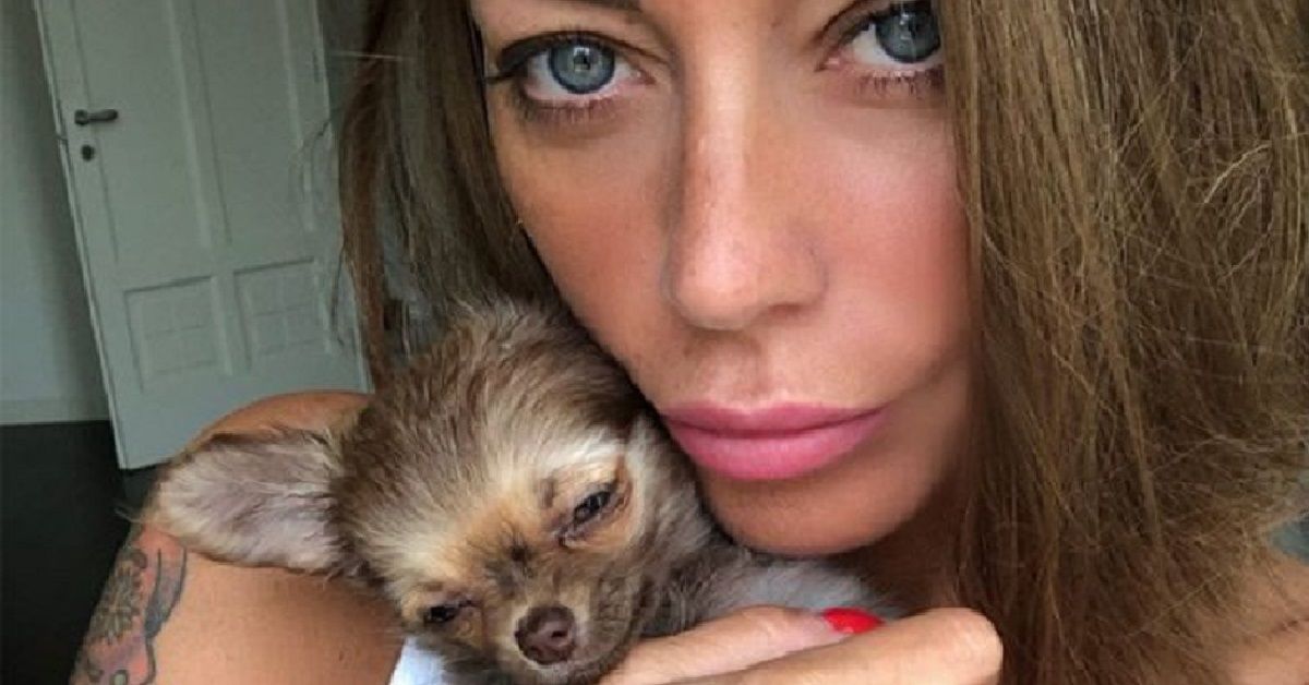 Karina Cascella, le muore il cane e poco dopo ne compra un altro: e piovono critiche