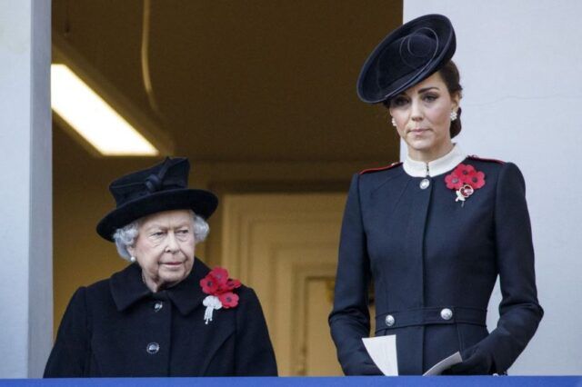 kate-middleton-e-regina-elisabetta-chinetosi