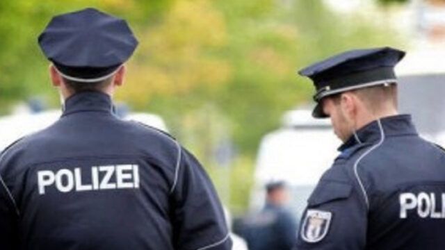 bimbo-di-5-anni-denuncia-il-padre-alla-polizia 2