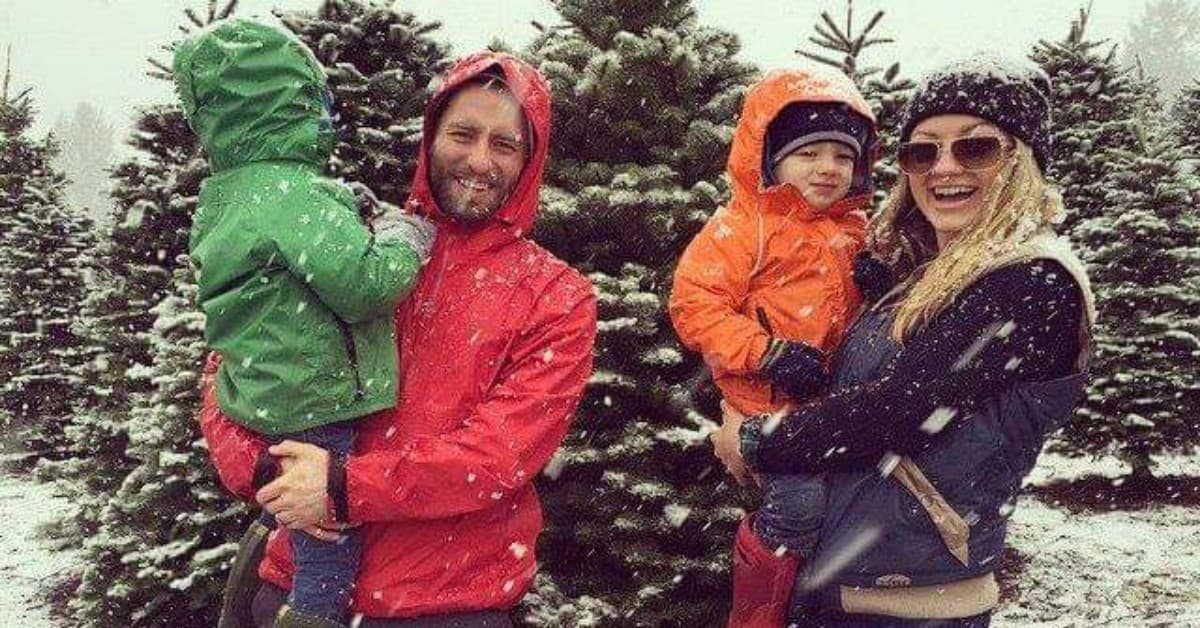 Il messaggio del giovane papà dipendente dal lavoro, per tutti i genitori