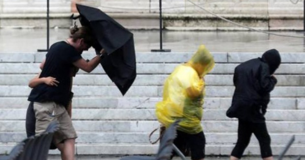 Previsioni meteo, tre cicloni in arrivo: maltempo in quasi tutta Italia