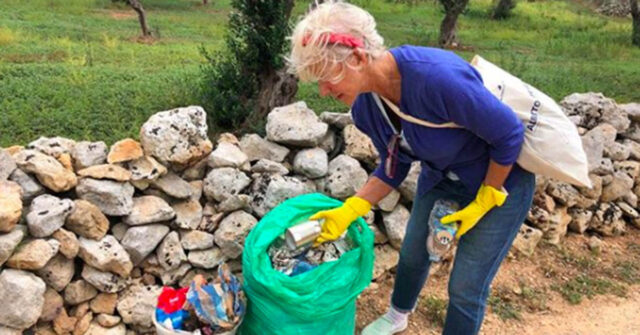 Helen Mirren ripulisce le strade del Salento dai rifiuti