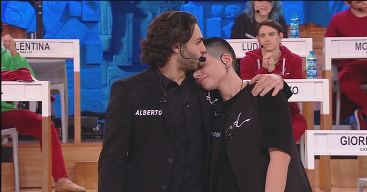 Amici di Maria De Filippi: Alberto Urso si dichiara a Giordana Angi. Il pubblico e i fan impazziti