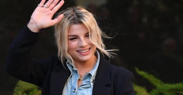 emma-marrone-uscita-ospedale-colleghi