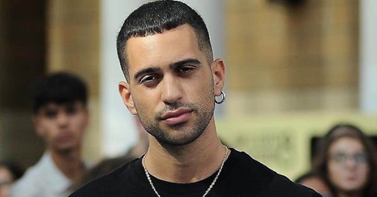 Mahmood si tuffa in barca e colpisce uno scoglio: ferito lieve, soccorso da Elodie Di Patrizi