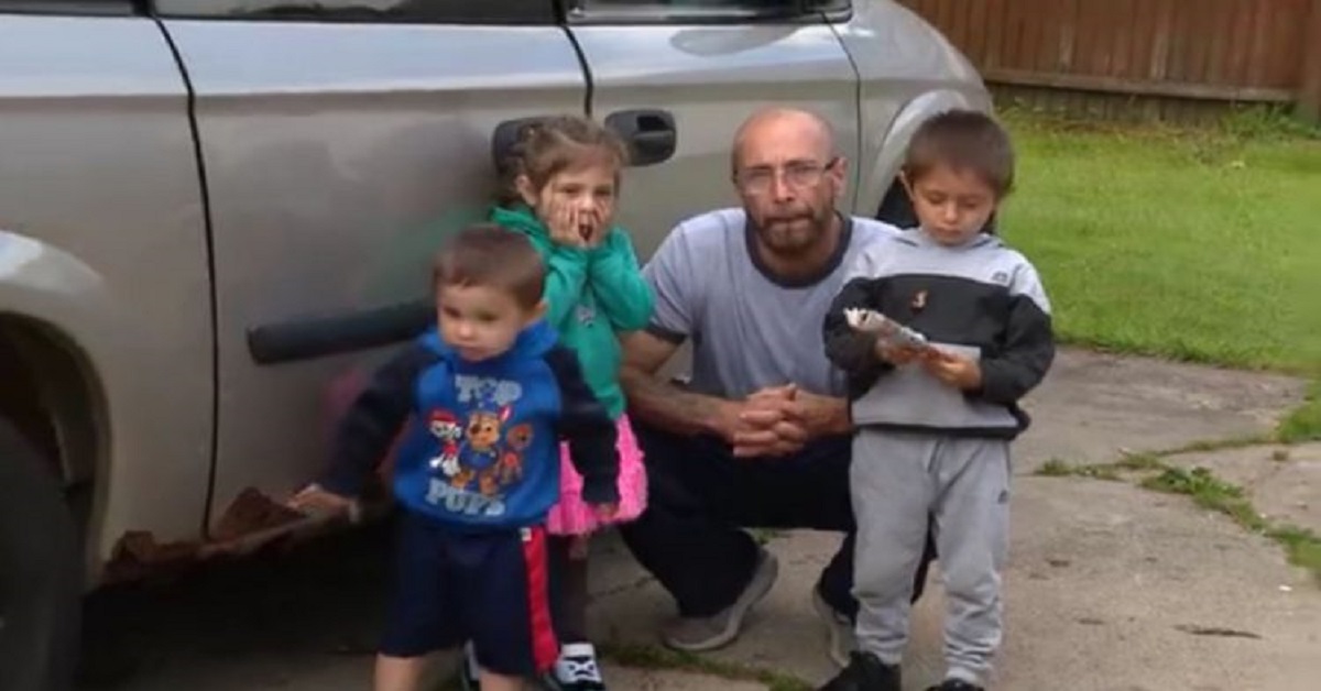 solo con i suoi 5 figli
