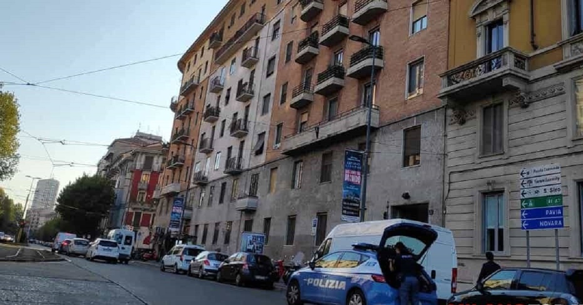 Milano, mamma si getta dall’ottavo piano con la sua bambina di due anni. Parlano i testimoni.