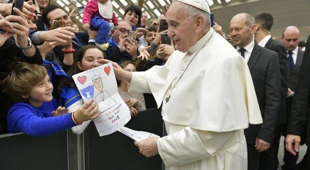 papa-francesco-chiuso-in-ascensore