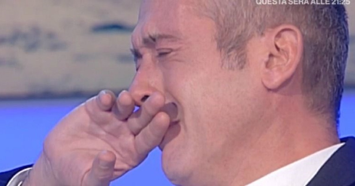 Pierluigi Diaco piange in diretta per il marito Alessio Orsingher