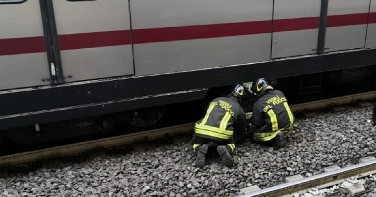 Roma, uomo si è gettato sotto un convoglio della Metro B