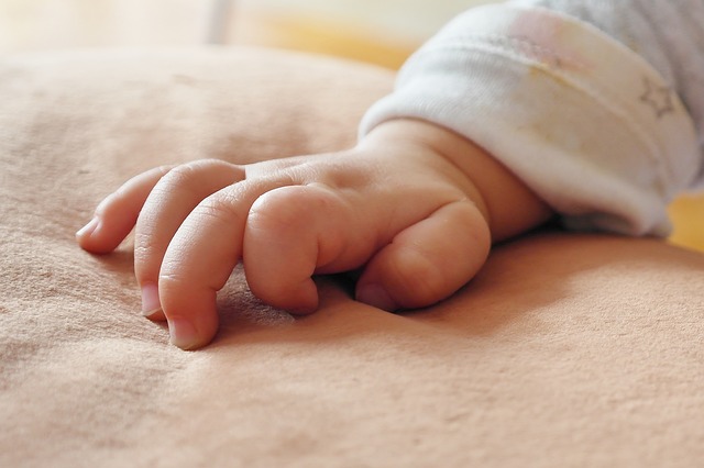 Cilento, trovato cadavere di un neonato in valigia