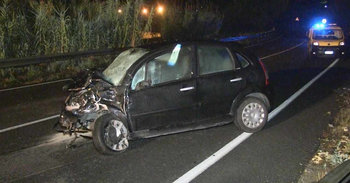Rende, brutto incidente nella notte: sono quattro le vittime, avevano 18 e 19 anni