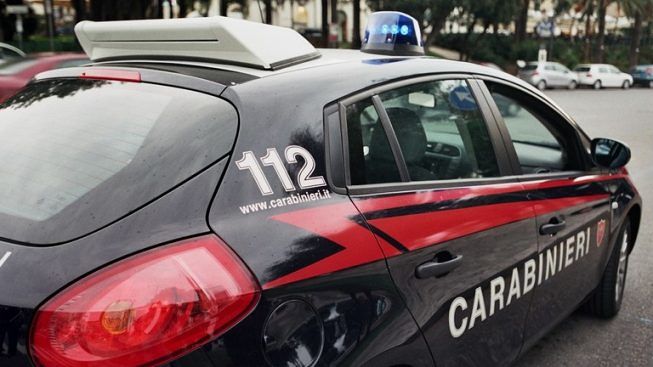 macchina-carabinieri