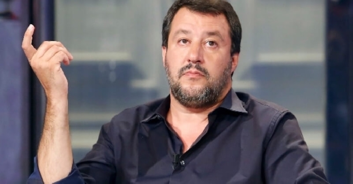 Matteo Salvini ha avuto un malore in aeroporto, trasportato all’ospedale in provincia di Gorizia
