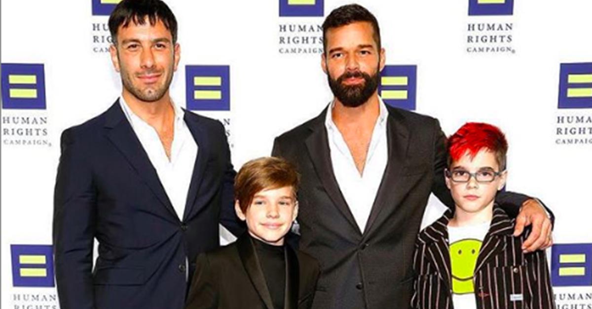 Ricky Martin e l’annuncio sul red carpet: “aspetto il quarto figlio”