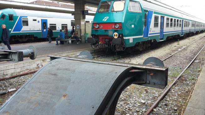 Moncalieri, uomo investito da un treno