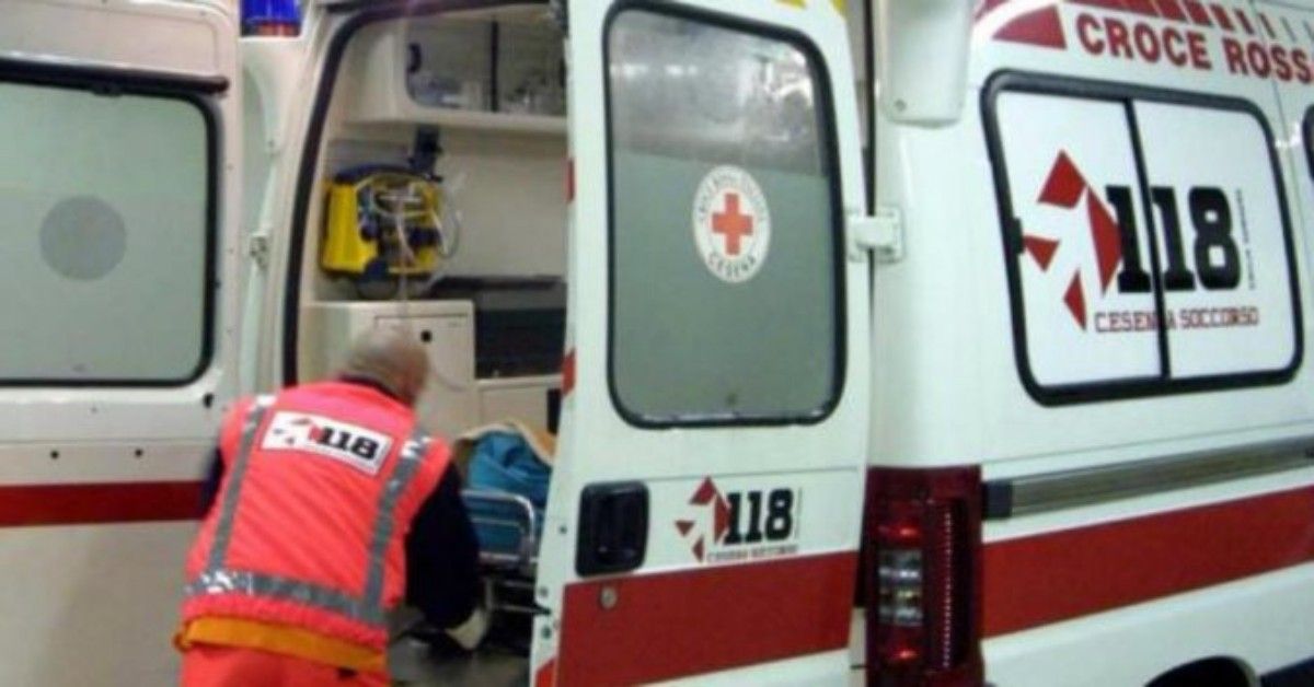 Catania, tredicenne compie un gesto estremo e si getta dal quinto piano