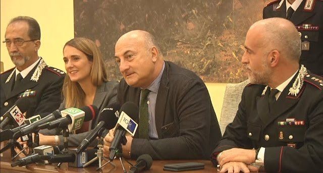 Esplosione cascina, ha confessato il proprietario. Indagata la moglie