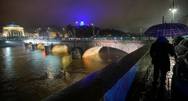 Meteo, è allerta rossa: ecco le regioni a rischio