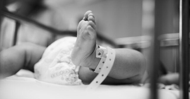 Fermo-gara-di-solidarieta-per-una-neonata-i-genitori-sono-in-gravi-difficolta-econimiche