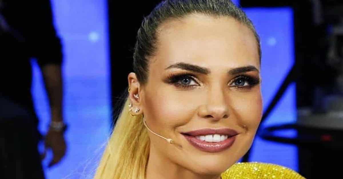 Ilary Blasi parcheggia la Smart in ZTL: scatta la multa e la rimozione per la showgirl