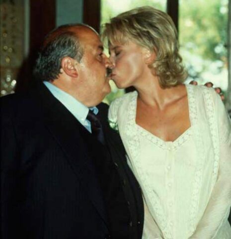 Maurizio-Costanzo-e-Maria-De-Filippi-festeggiano-25-anni-di-matrimonio-il-segreto-farla-ridere