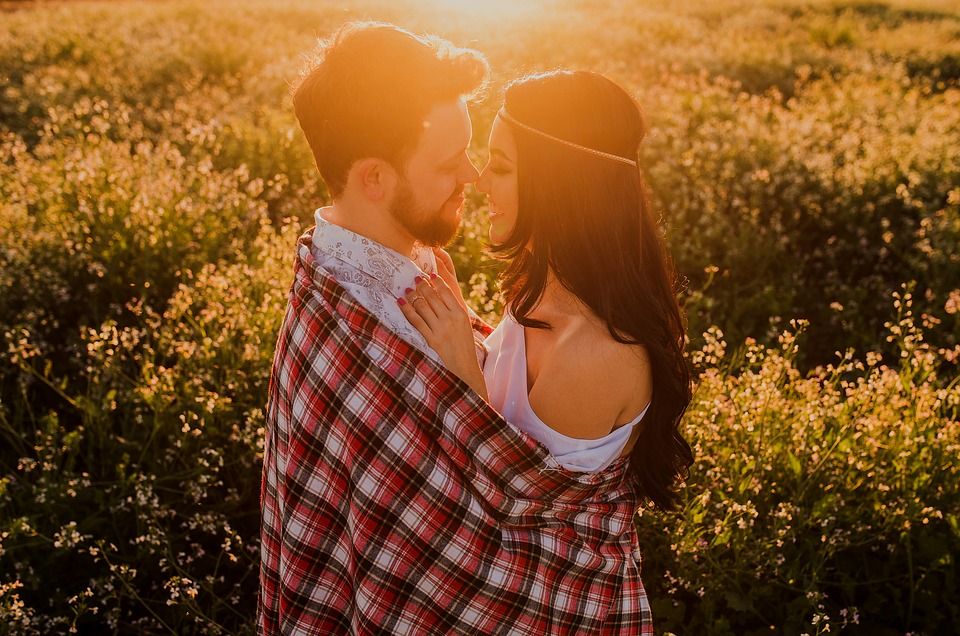 Prima di essere pronta per l’amore vero, ne incontrerai altri che ti insegneranno come riconoscere l’uomo della tua vita.