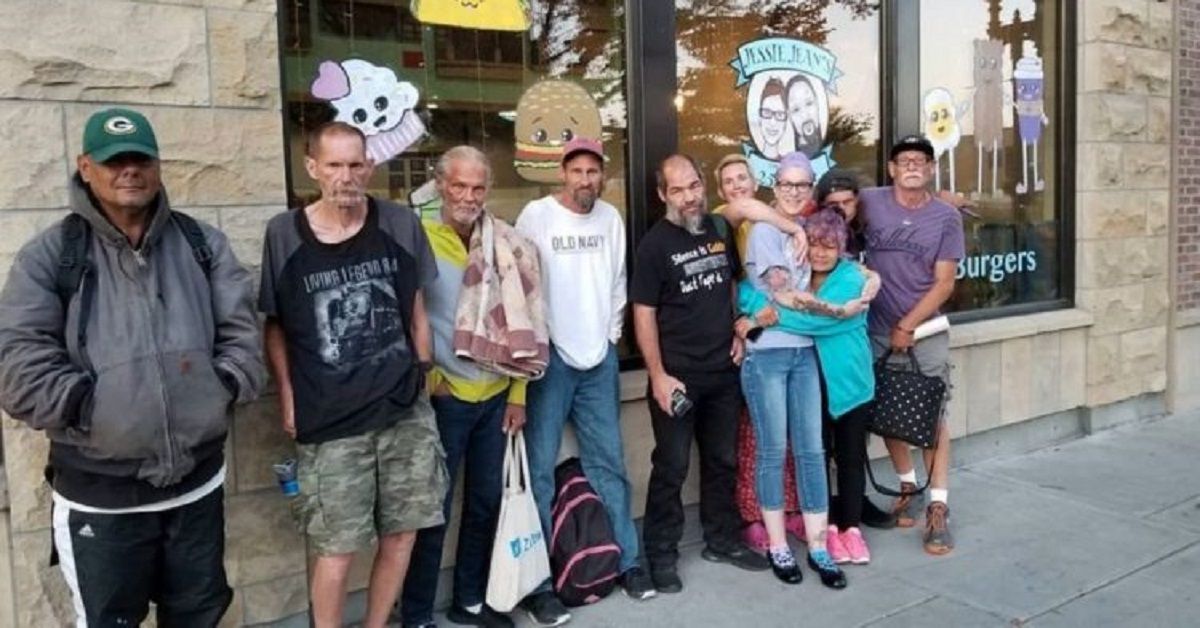 Un senzatetto premuroso