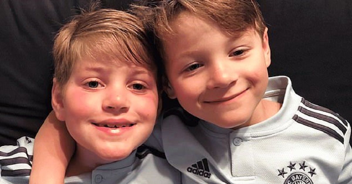 Denuncia la sua ex moglie per aver costretto il figlio di 7 anni a cambiare genere vestendolo da bambina.