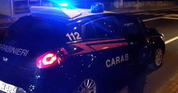 macchina-carabinieri