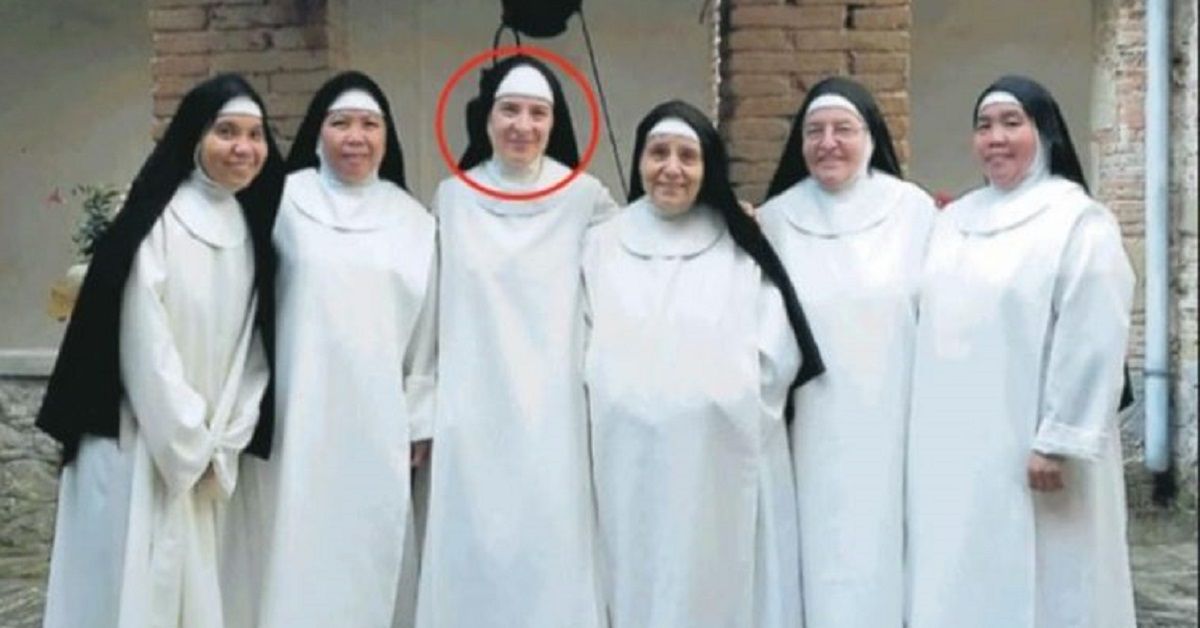La madre superiora del convento si innamora di un uomo