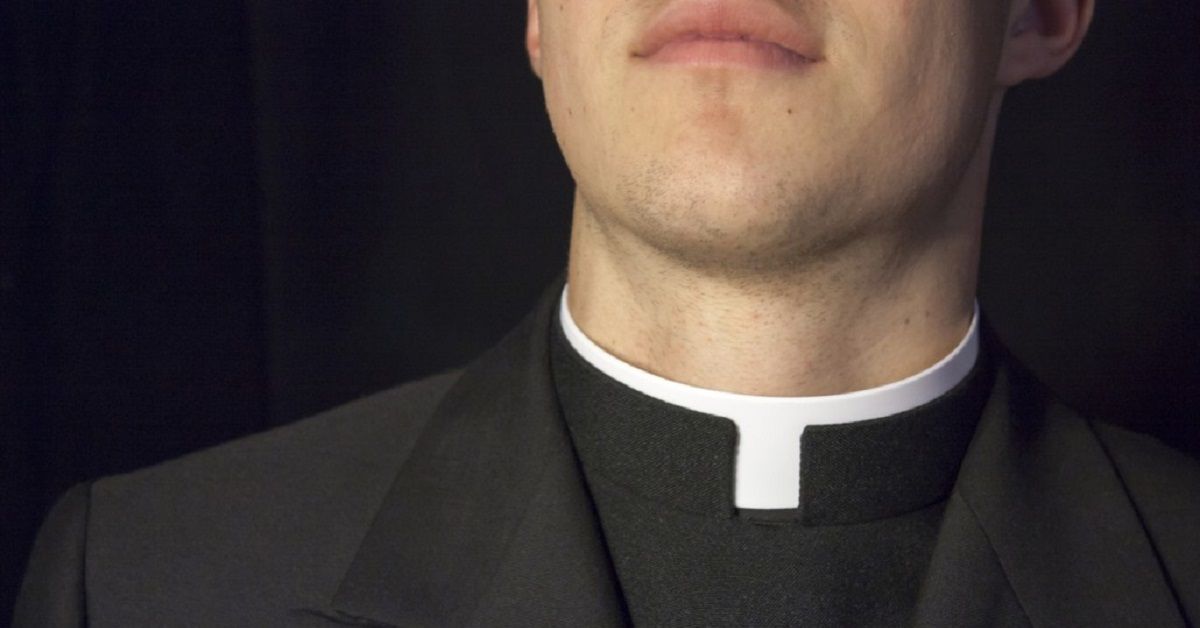 Cesena: cane cacciato dalla chiesa, il vescovo dà ragione al prete
