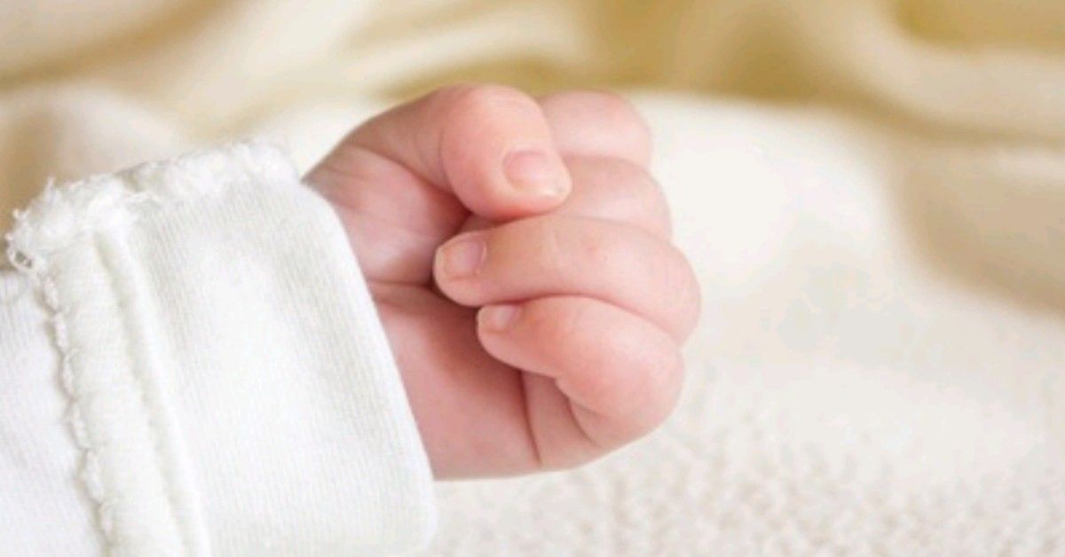 Neonato morto a Lucca: “è stata sua mamma”