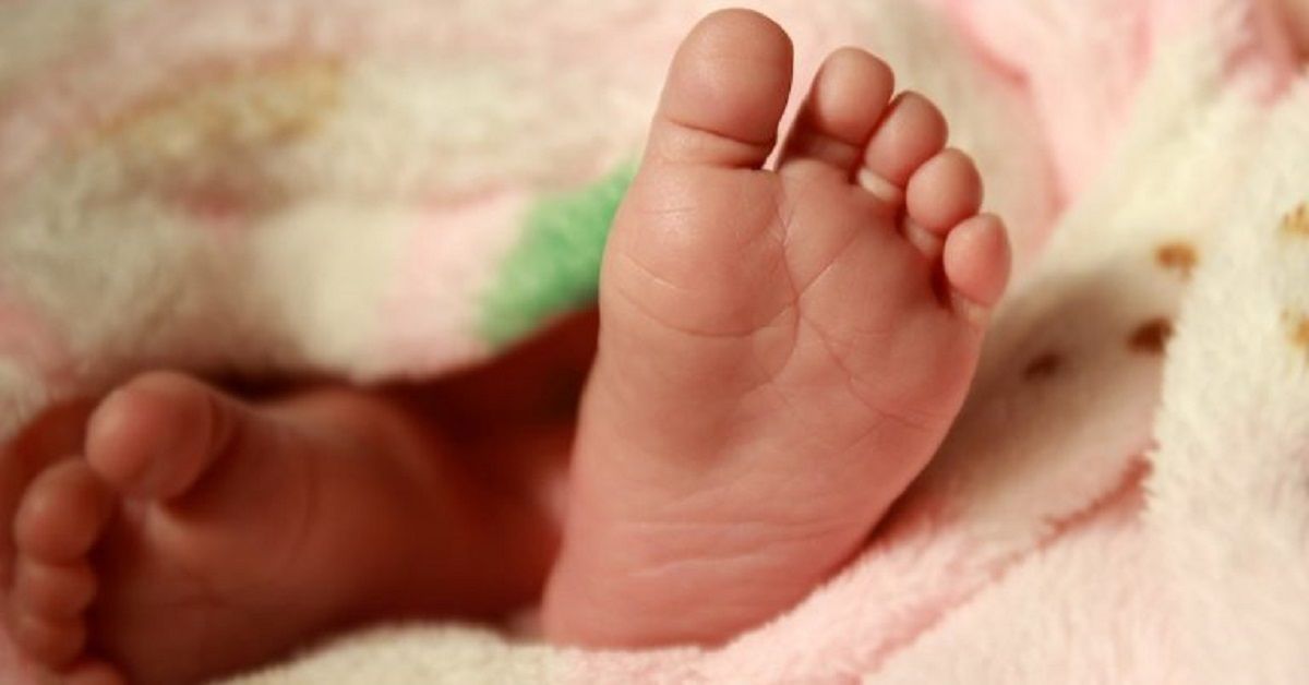 Annuncio online per vendere neonato con la sorella