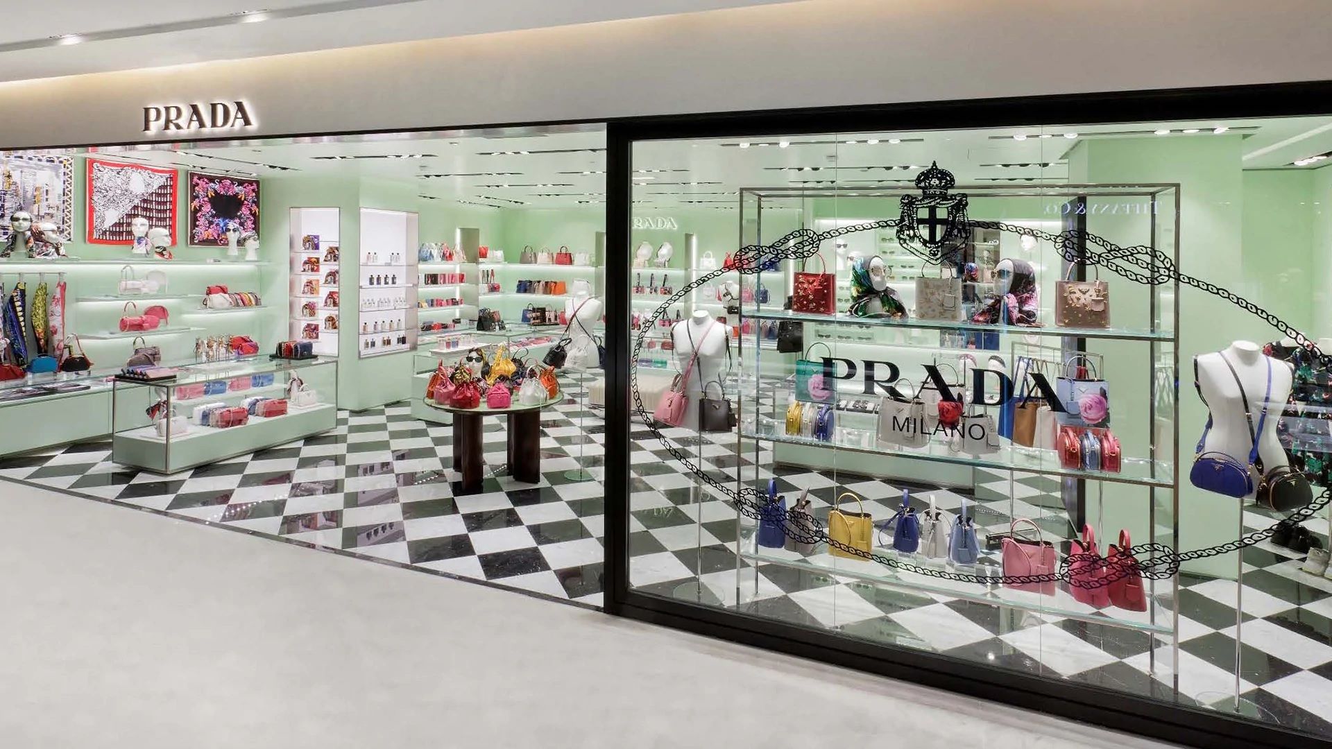 Prada e L’Oreal per una nuova linea beauty
