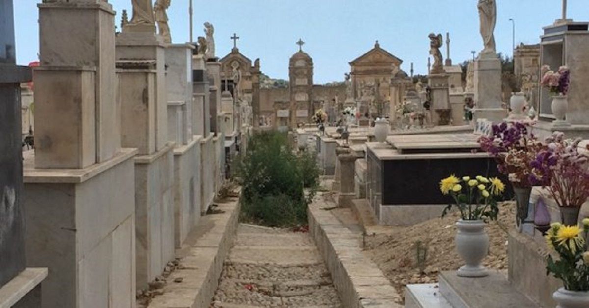 Siracusa, donna trova la bara di uno sconosciuto nella cappella di famiglia