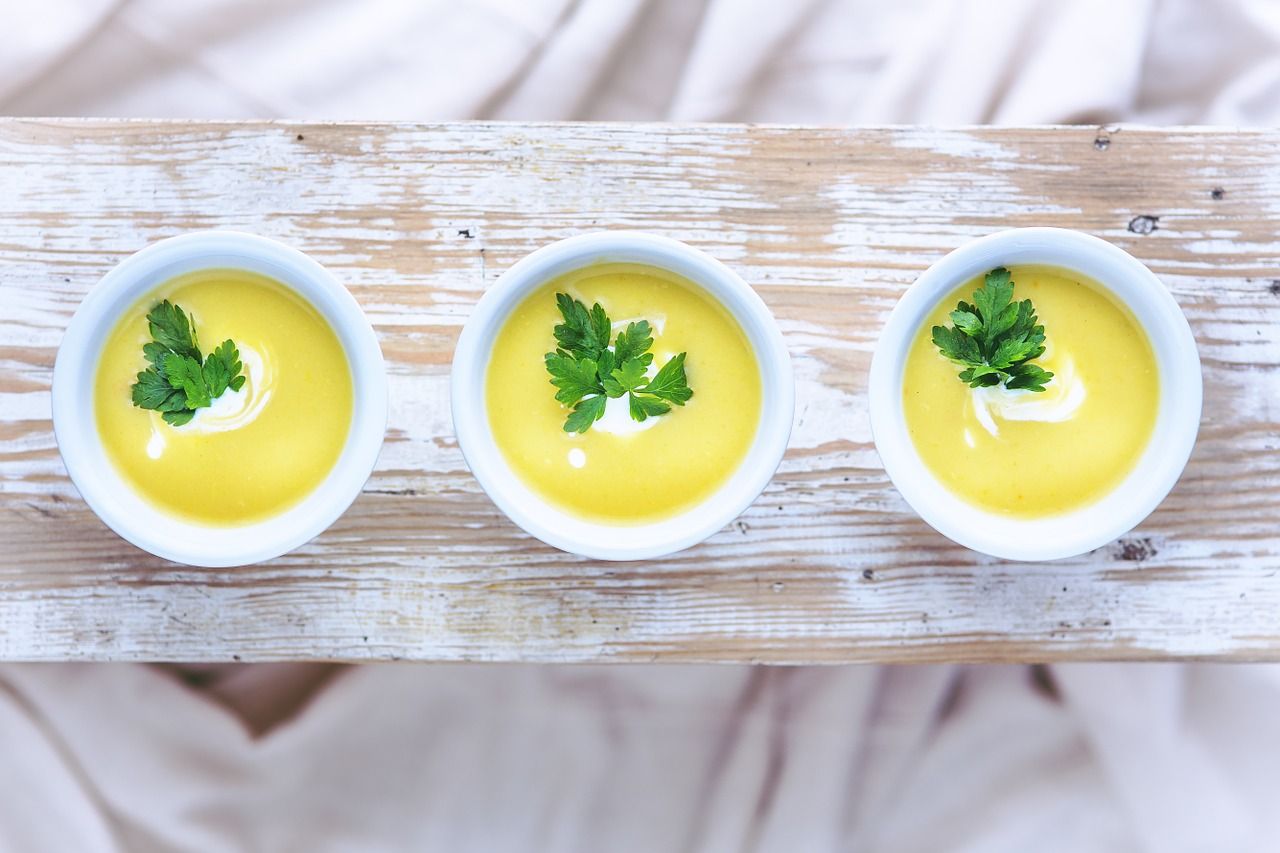 Cosa mangiare a pausa pranzo? Le zuppe vanno di moda