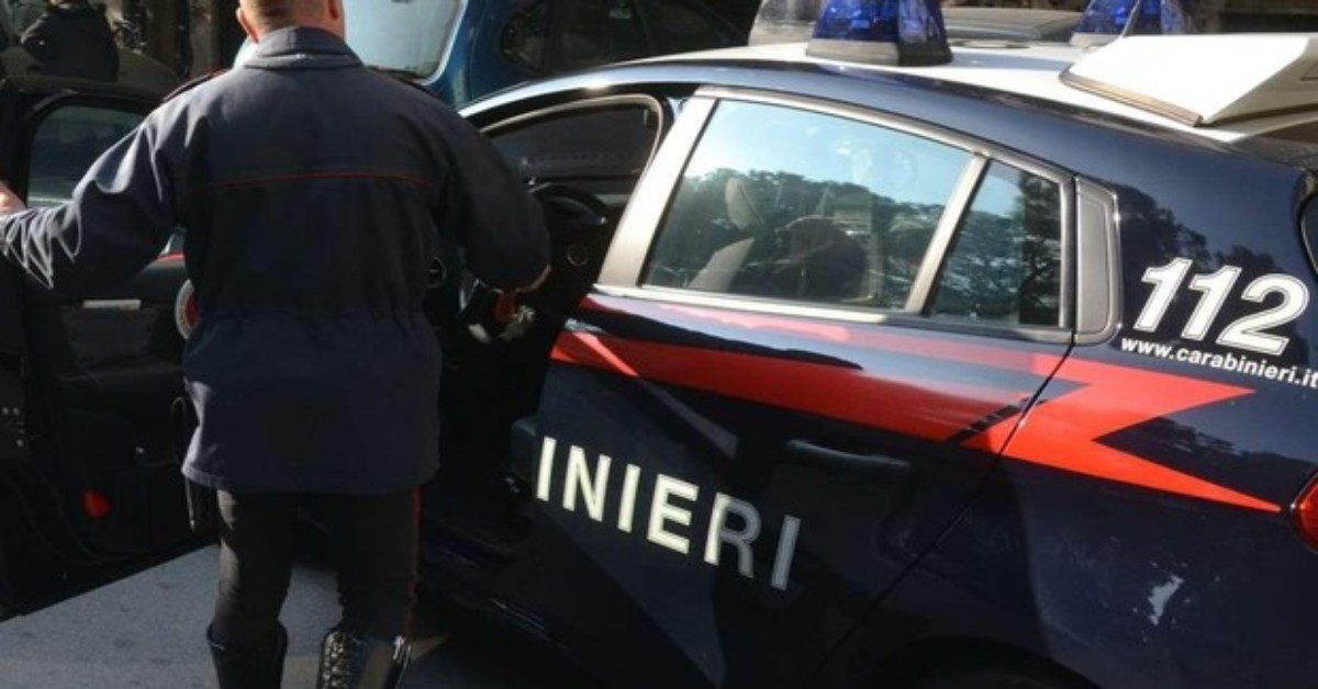 Roma, rapisce il suo cane e poi la ricatta: “100 euro se vuoi rivederlo”