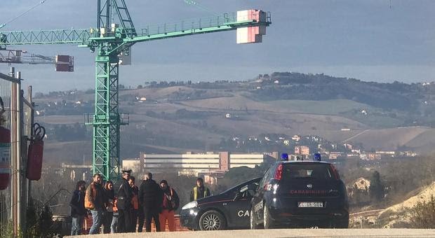 Camerano, operaio muore colpito da un braccio meccanico