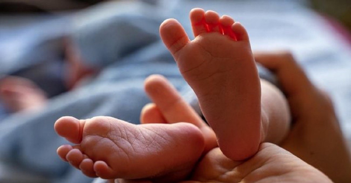 Arezzo, trovato neonato abbandonato nell’androne di un palazzo