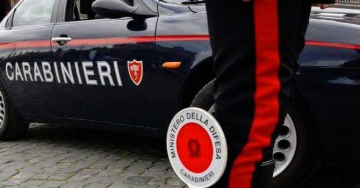 Reggio Emilia, picchia la moglie incinta con un bastone